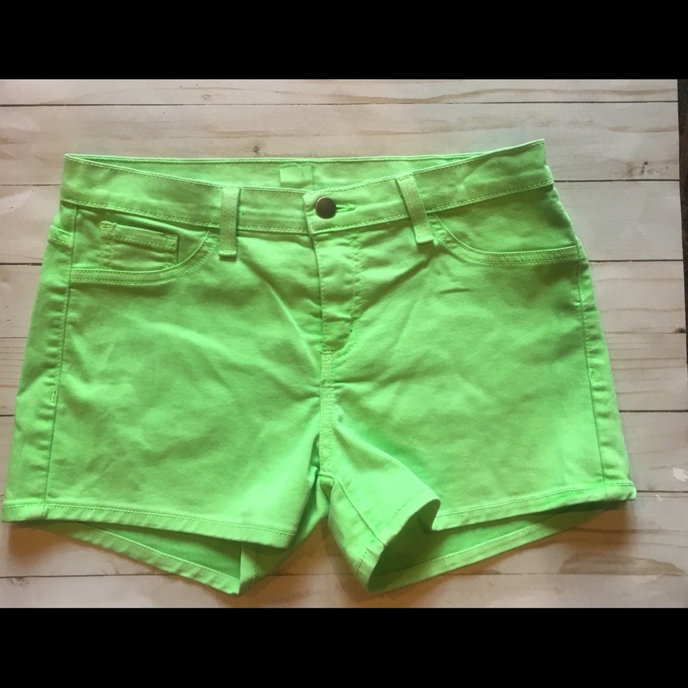 Francesca’s Green Shorts Size-28
